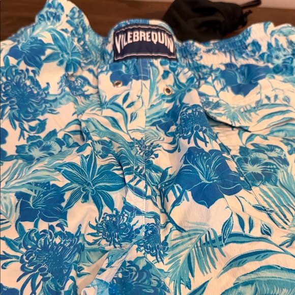 Vilebrequin Tropical Blue Floral Men's Shorts - Still in the stores!! - Picture 3 of 5
